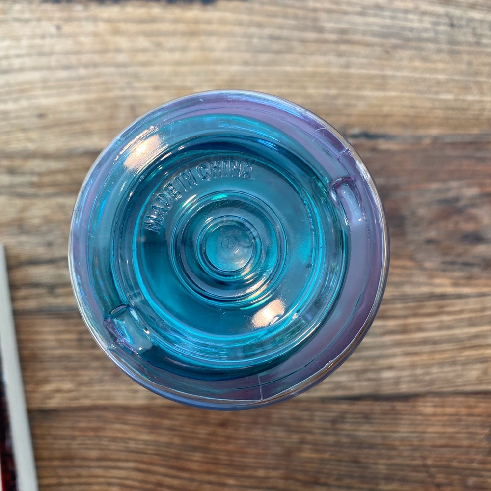 Insulated Drink Bottle / Container - Picture 2 of 5